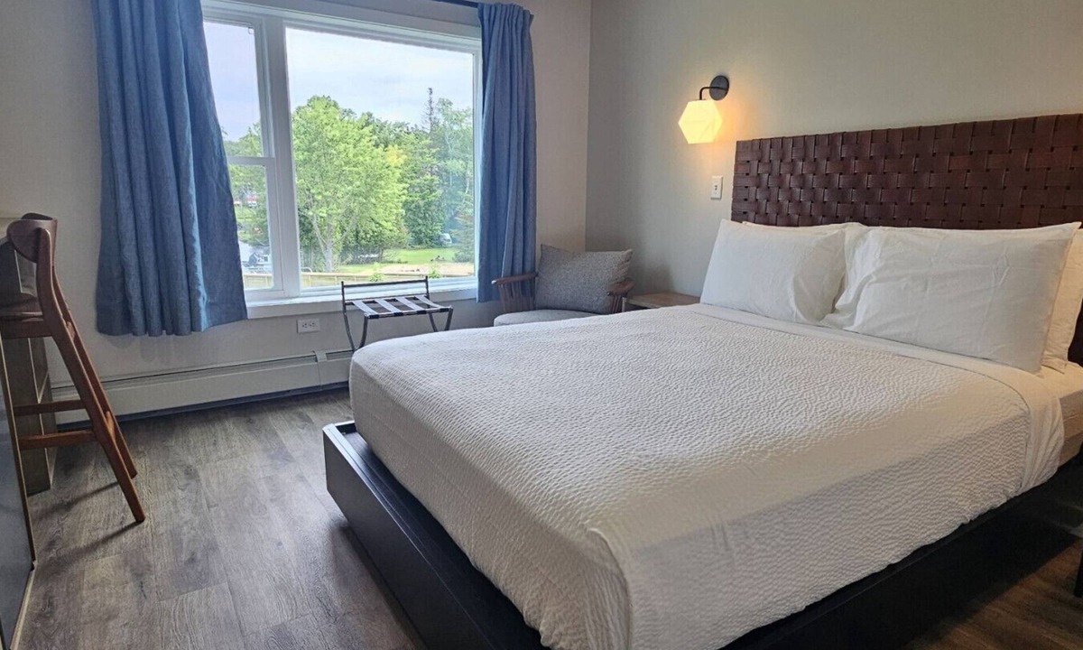 Greenville Junction Hotel | Juniper Motel-Single Queen*Studio*RM3*Lakefront*ATV Access
