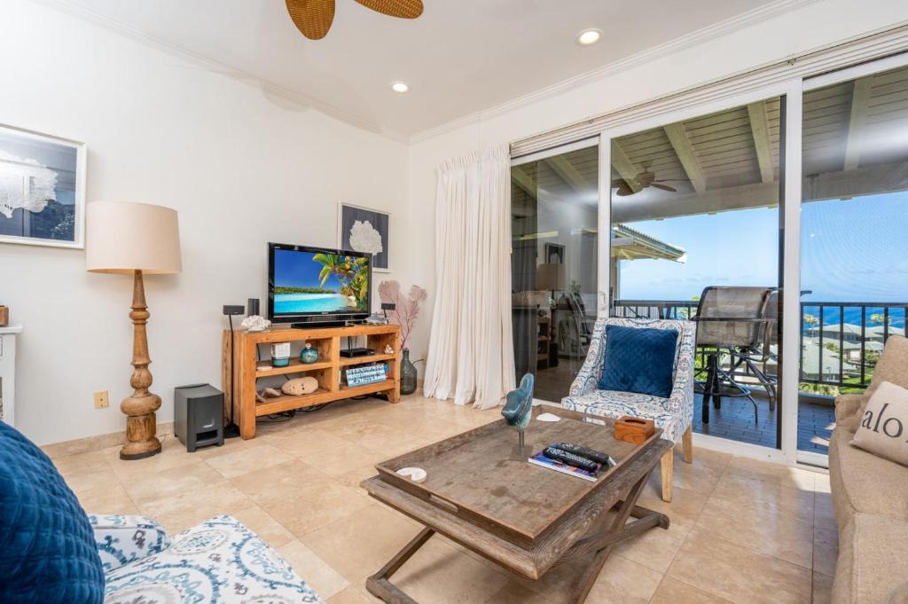 Napili Apartment | Kapalua Bay Villas Large Master Suite 3 Free Cars KBM Resorts Large Master Suite 3 Units 4 Bedrooms KBV ML-3725