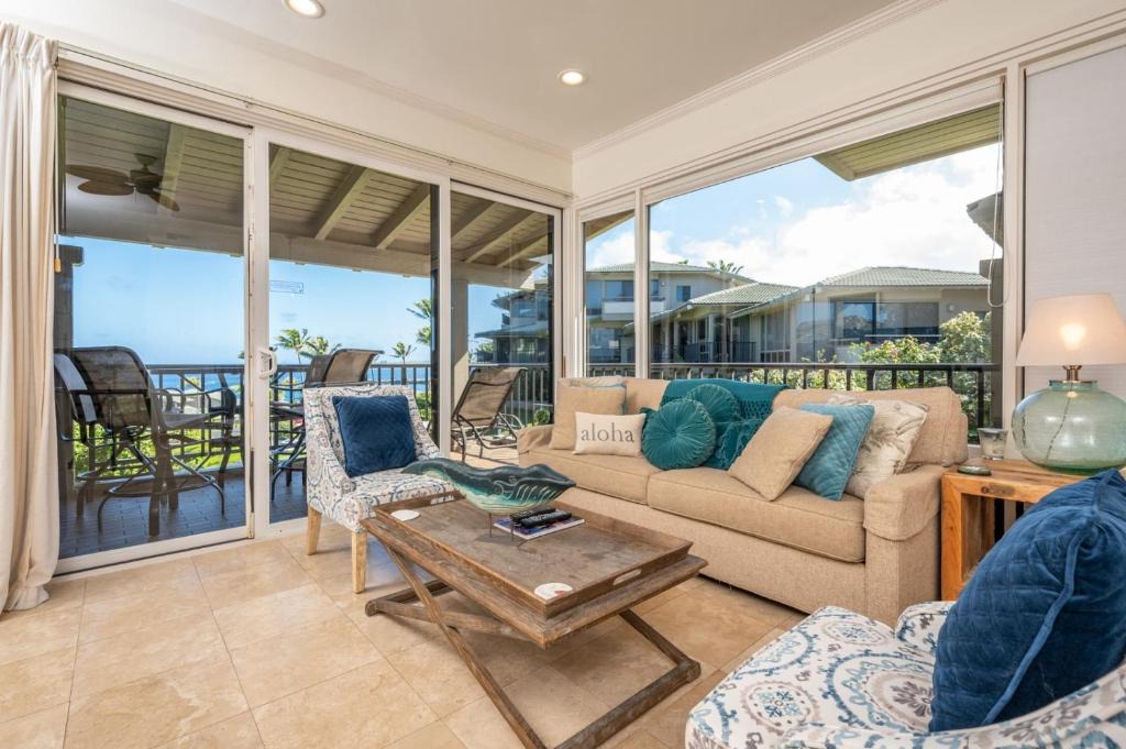 Napili Apartment | Kapalua Bay Villas Large Master Suite 3 Free Cars KBM Resorts Large Master Suite 3 Units 3 Bedrooms KBV ML-3705