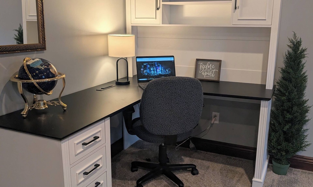 Mansfield Apartment | king Bed & a Sofa Queen bed Center of Mansfield