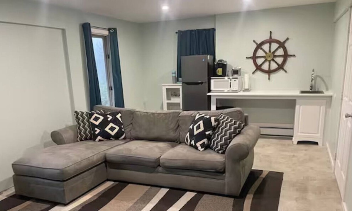 Womens Bay Apartment | Kodiak Mountain View Guesthouse