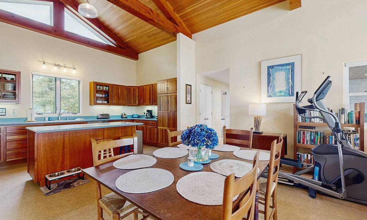 South Hero House | Lake Champlain Beach House | Private Beach, Lake Views & Dog-Friendly South Hero Escape
