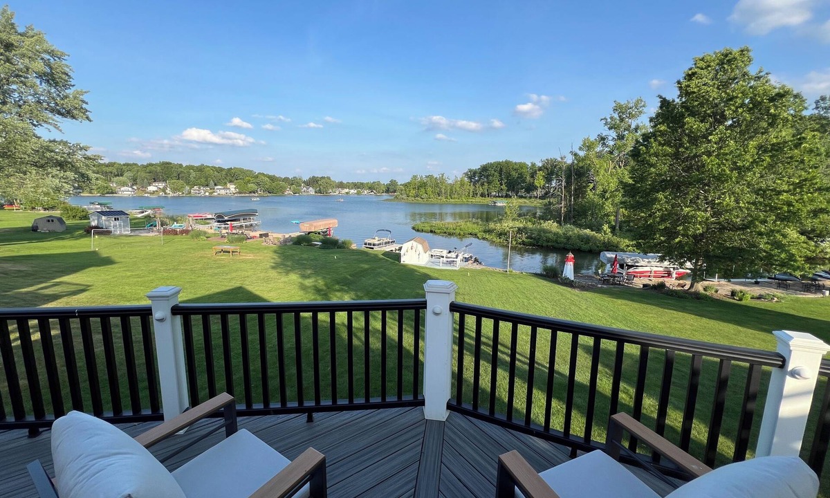 Lowell House | Lakefront Getaway on Murray Lake - Swim, Fish, Float, & Relax