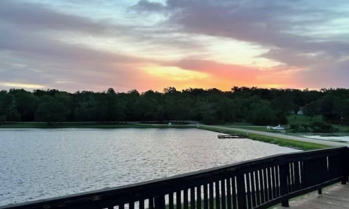 Hilltop Lakes House | LAKEFRONT HOME WITH AMAZING VIEWS ONLY 1 HOUR FROM BRYAN/COLLEGE STATION & WACO.