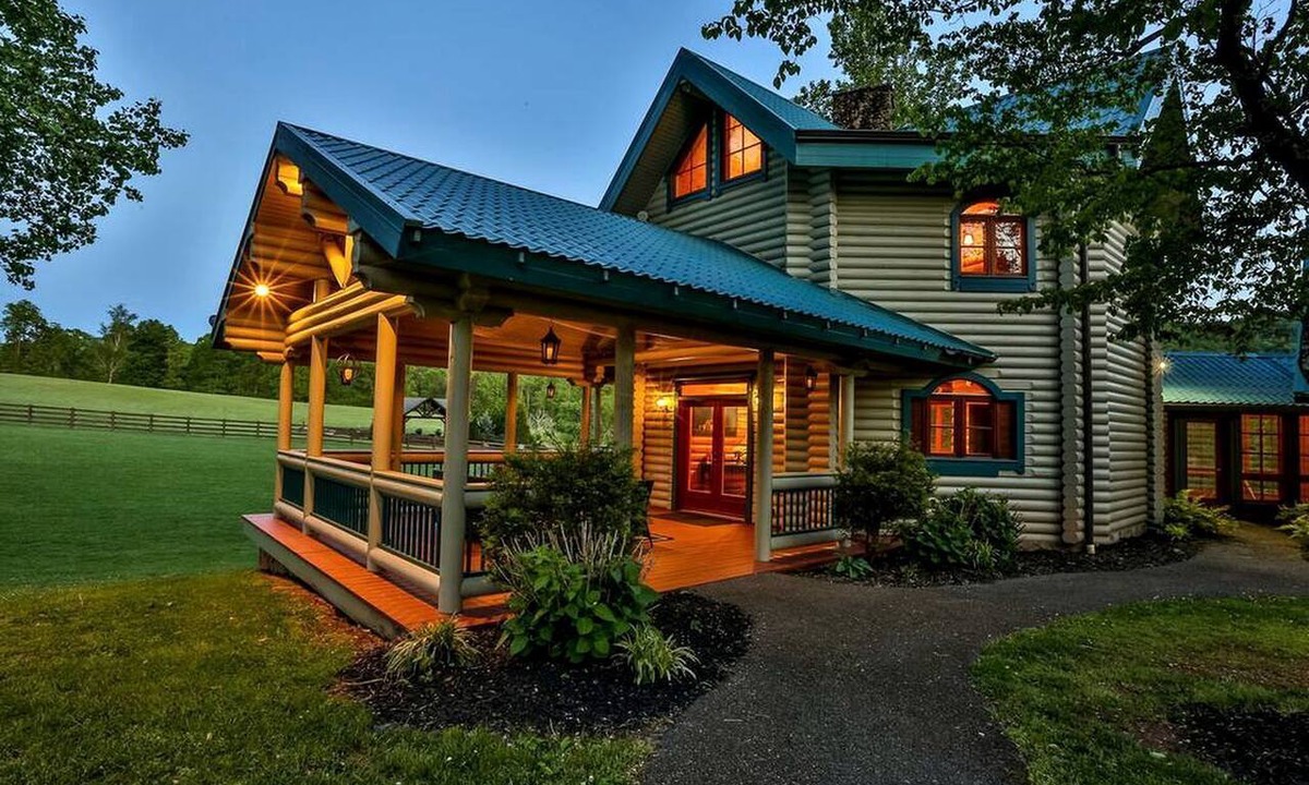 Ellijay Cabin | Lakefront Log Elegance: True Cabin with Hot Tub and Sauna Amidst Mountain Views