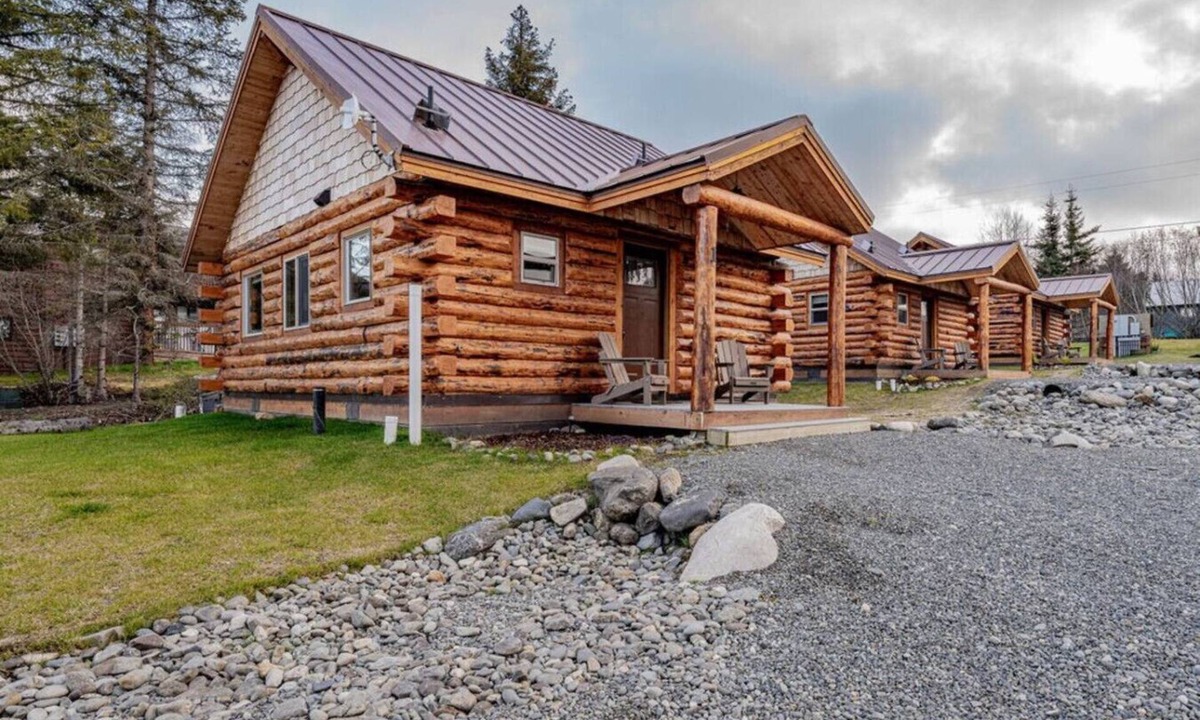 Homer Cabin | Lakeshore Lodging Cabins