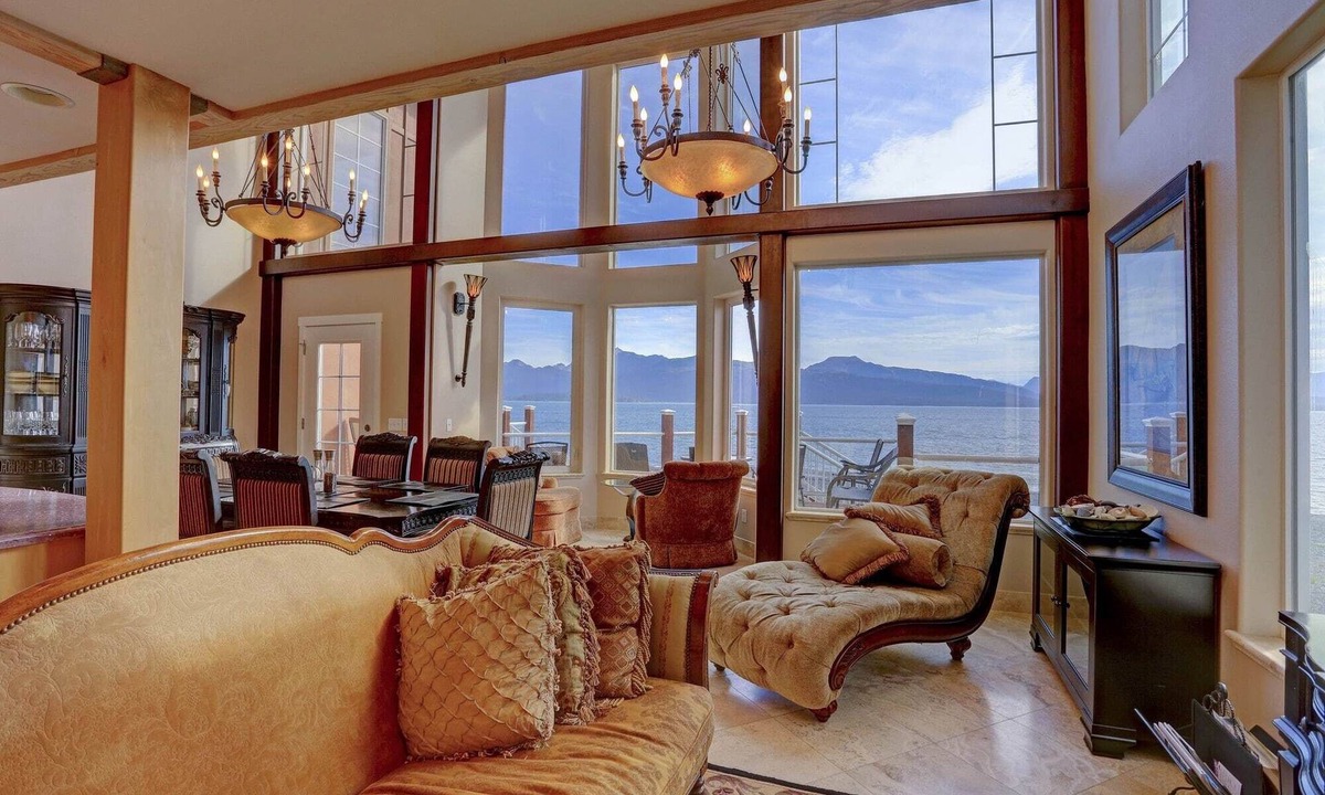 Homer Hotel | Land's End Resort
