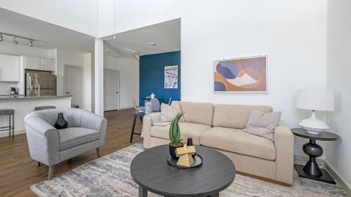 Waller Apartment | Landing Incredible 3BD Pool Gym