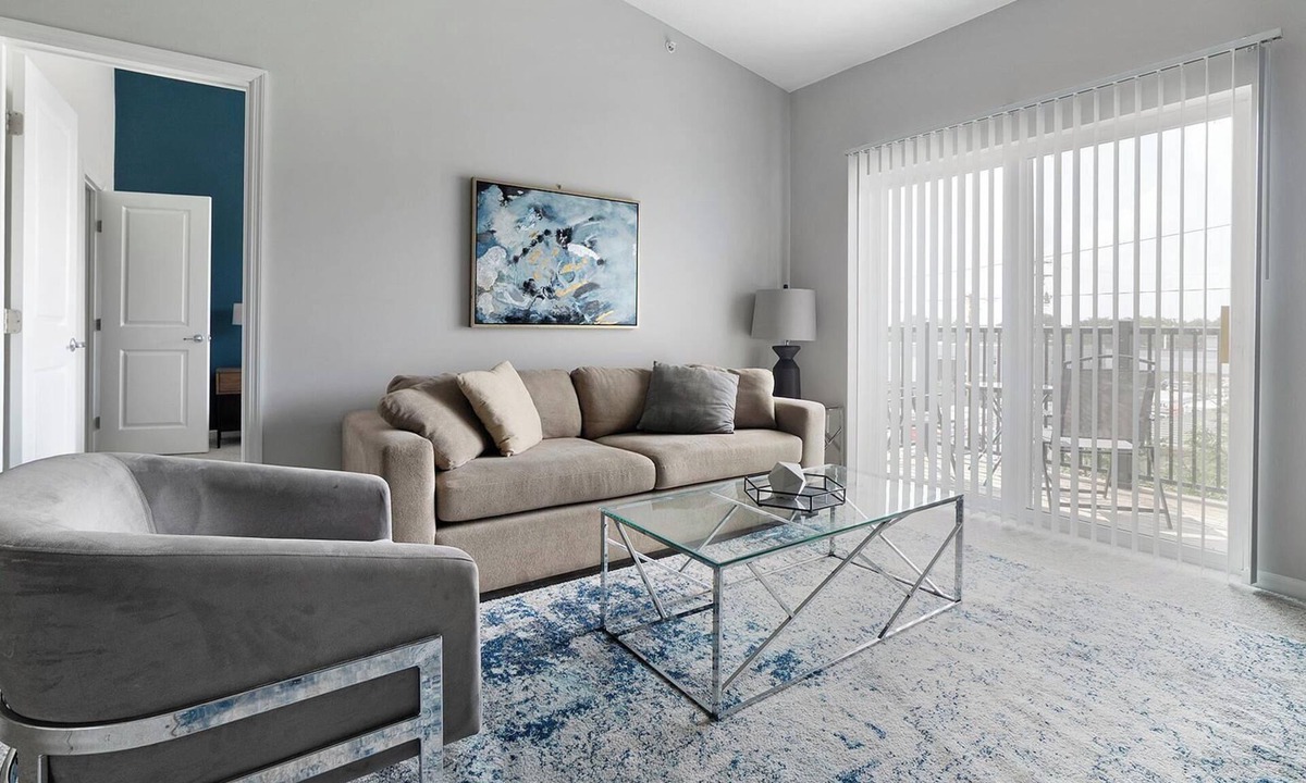 Northwest Columbus Apartment | Landing | Modern 2BD, Gym