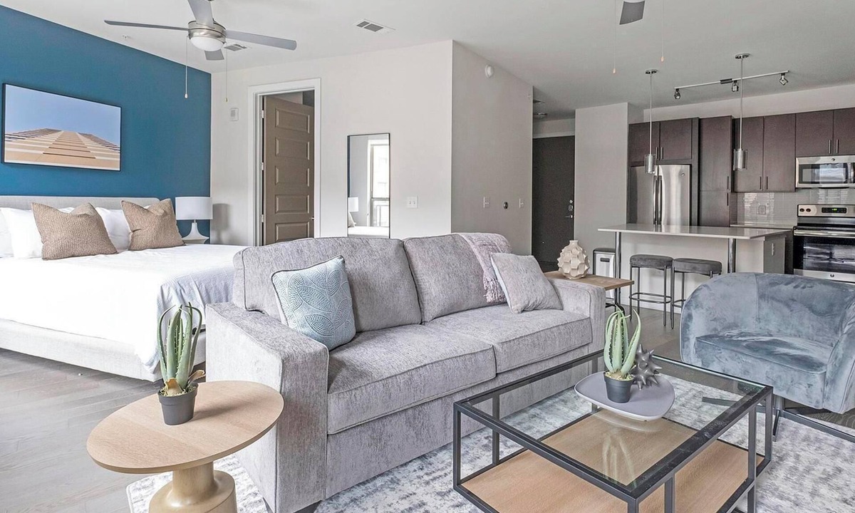 Woodland Heights Apartment | Landing | Modern Studio, Gym, Yoga Studio