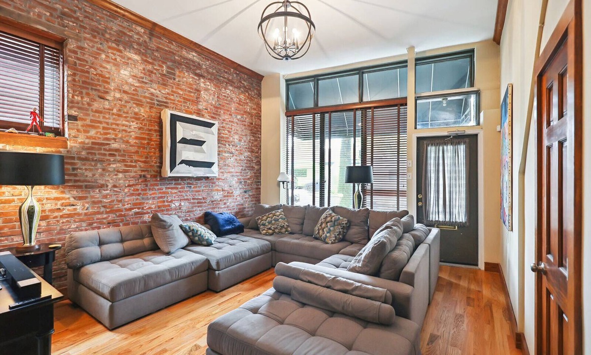 Benton Park Apartment | Large Executive 1st Floor Apartment with Chefs Kitchen!