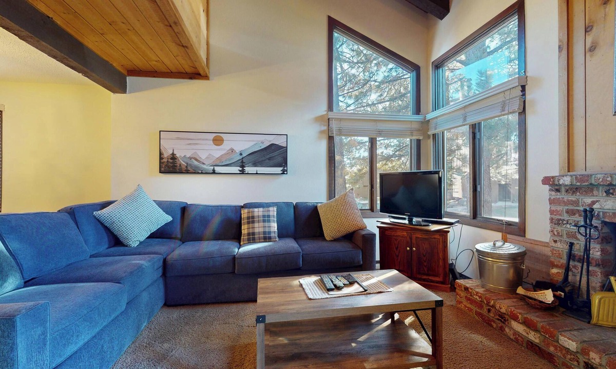 Mammoth Lakes Condo | Large Home, Balcony. Pool & Tennis Court On-site, Short Walk to Restaurants