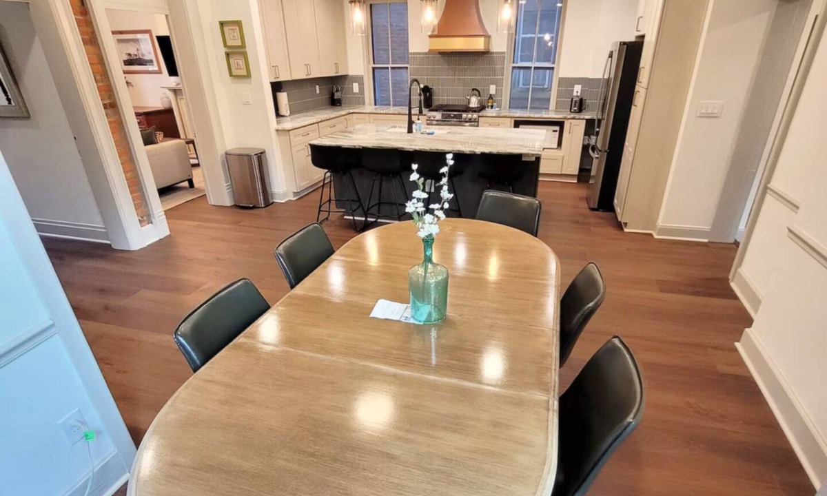 Italian Village House | Lincoln Locale - Newly Renovated 4-Bed in Charming Italian Village near High St