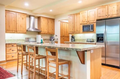 Mammoth Lakes Apartment | Lodges 1129