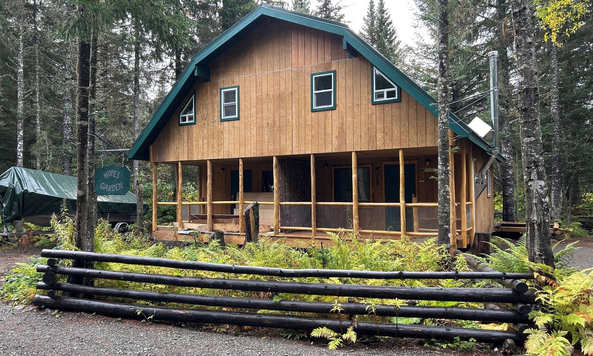 Anchor Point Cabin | Lovely 1-bedroom cabin in Anchor Point perfect for a cozy getaway