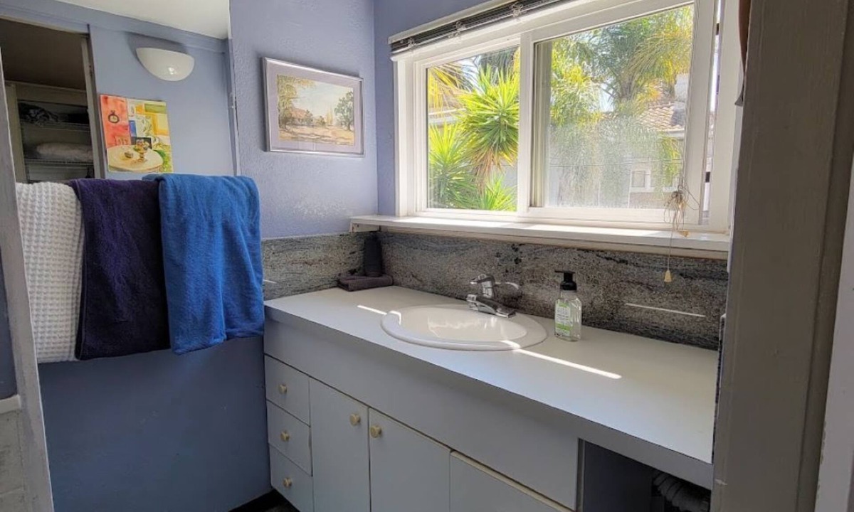 Cleveland Heights Apartment | Lower apartment at 816 E 28th street.