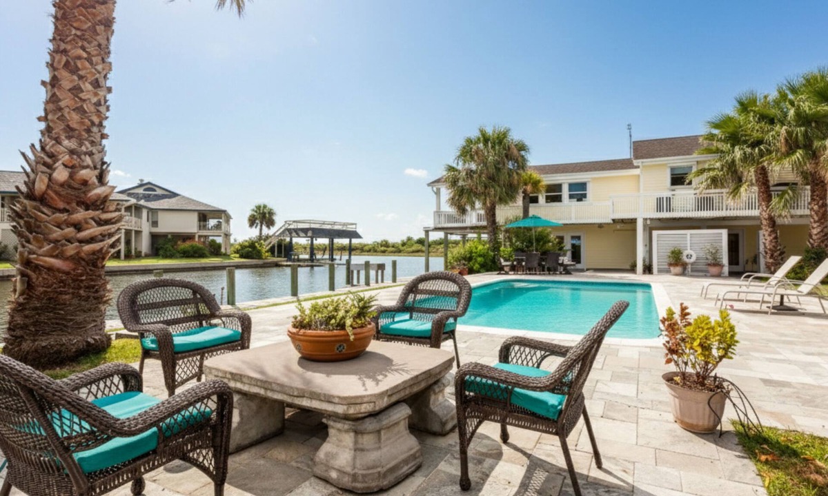 Terramar Beach House | Luna Mar | Canal-Front, Private Pool