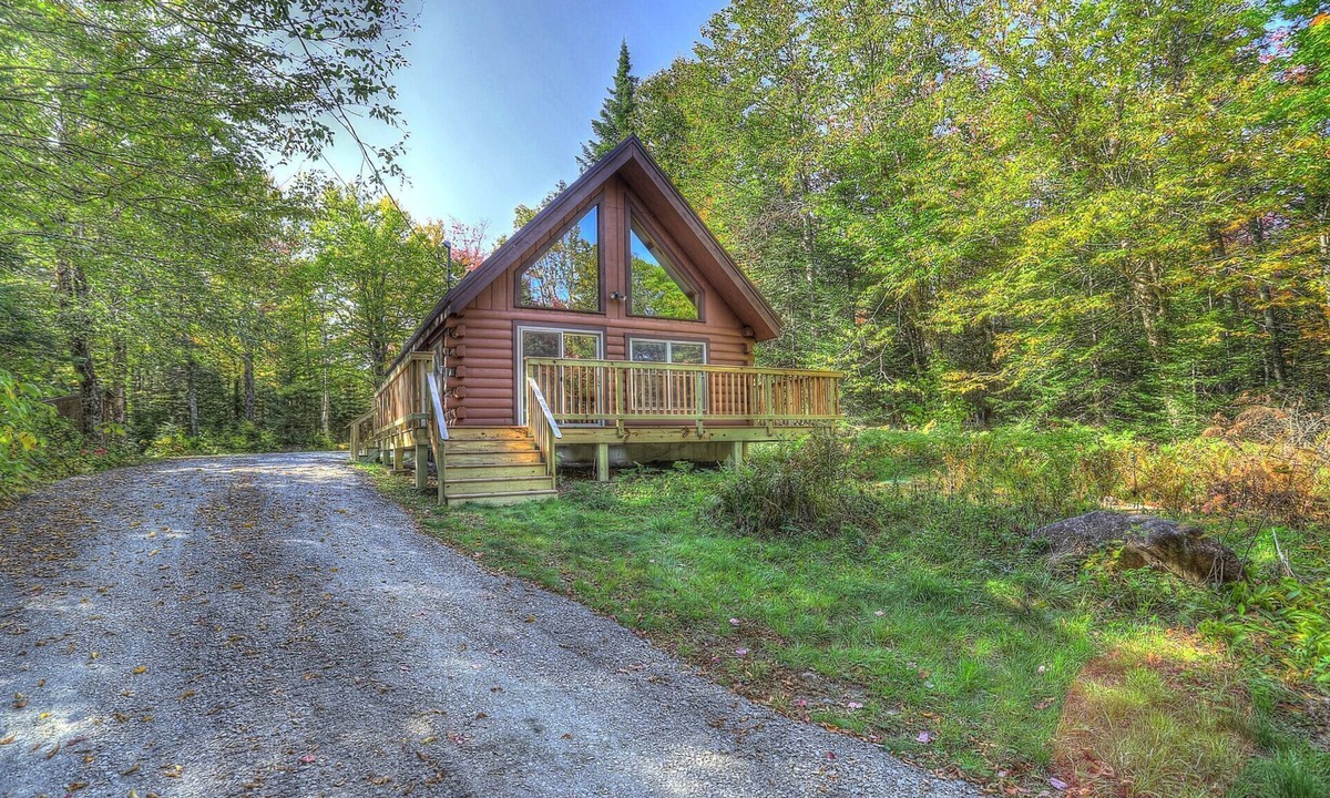 Rangeley House | Lupine Lodge - Adorable, newly renovated cottage, with water access and dock on Loon Lake