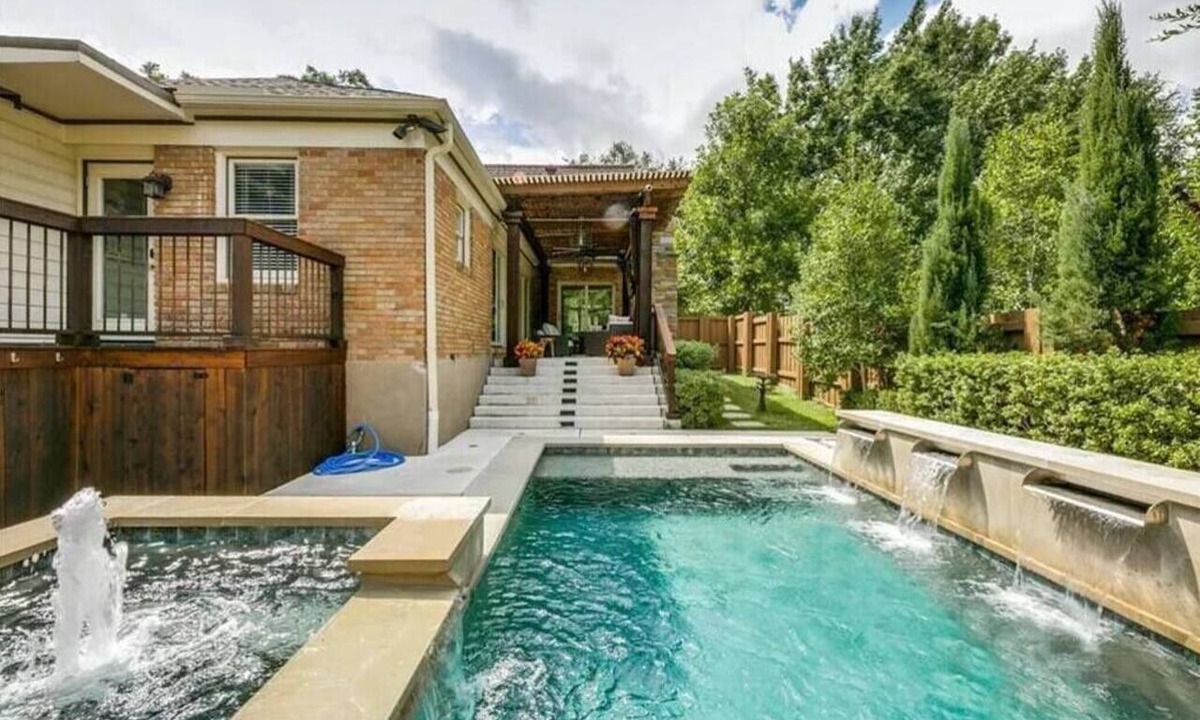 Hollywood - Santa Monica House | Luxury E Dallas 3BR Pool Spa Fireplace Retreat