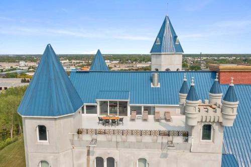 Grandville Apartment | Luxury Penthouse at The Grand Castle