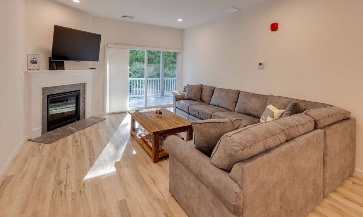 Lincoln House | Luxury Ski Condo-Dog Friendly