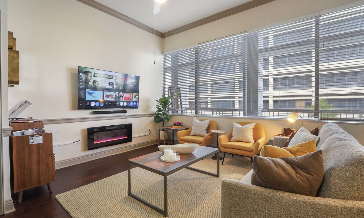 Houston Apartment | Luxury Suite with Pool near Medical Center & NRG- FIFA