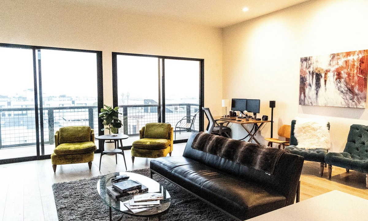 Cow Hollow Apartment | Luxury top floor apartment in heart of Marina with amazing views, & amenities