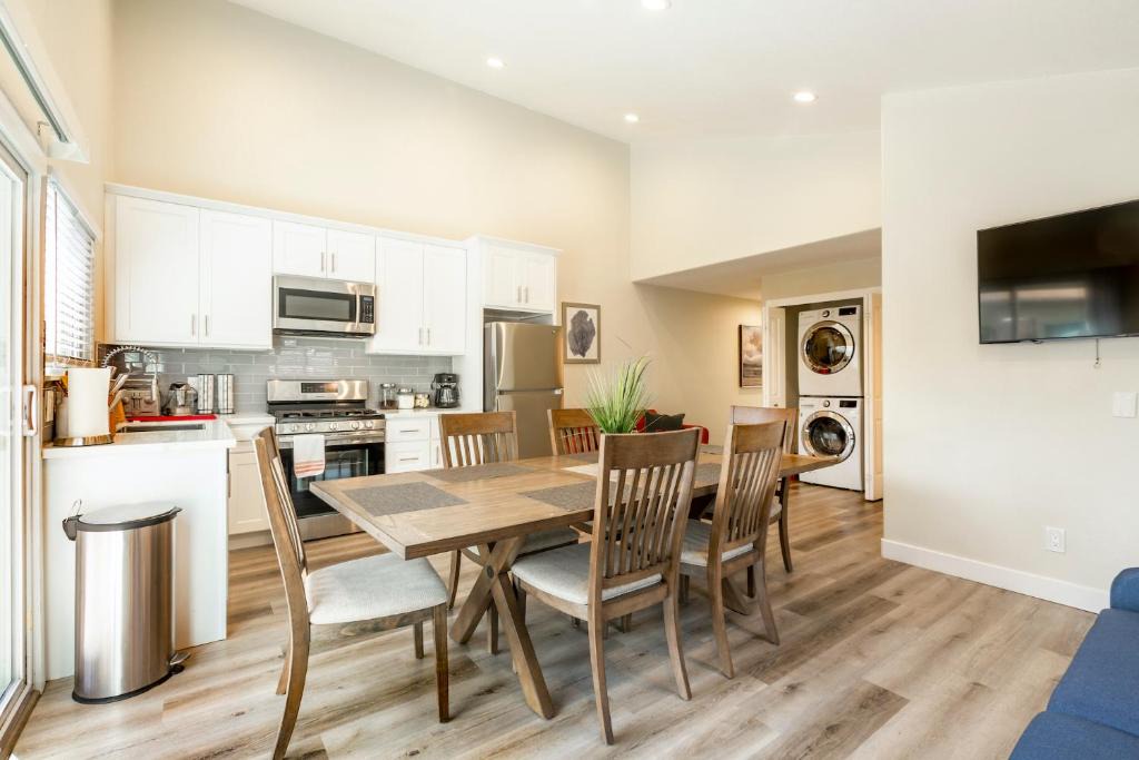 Willow Glen House | #Marbella Lane - 3BR Cozy Retreat in SJ 10-Min to Levi's