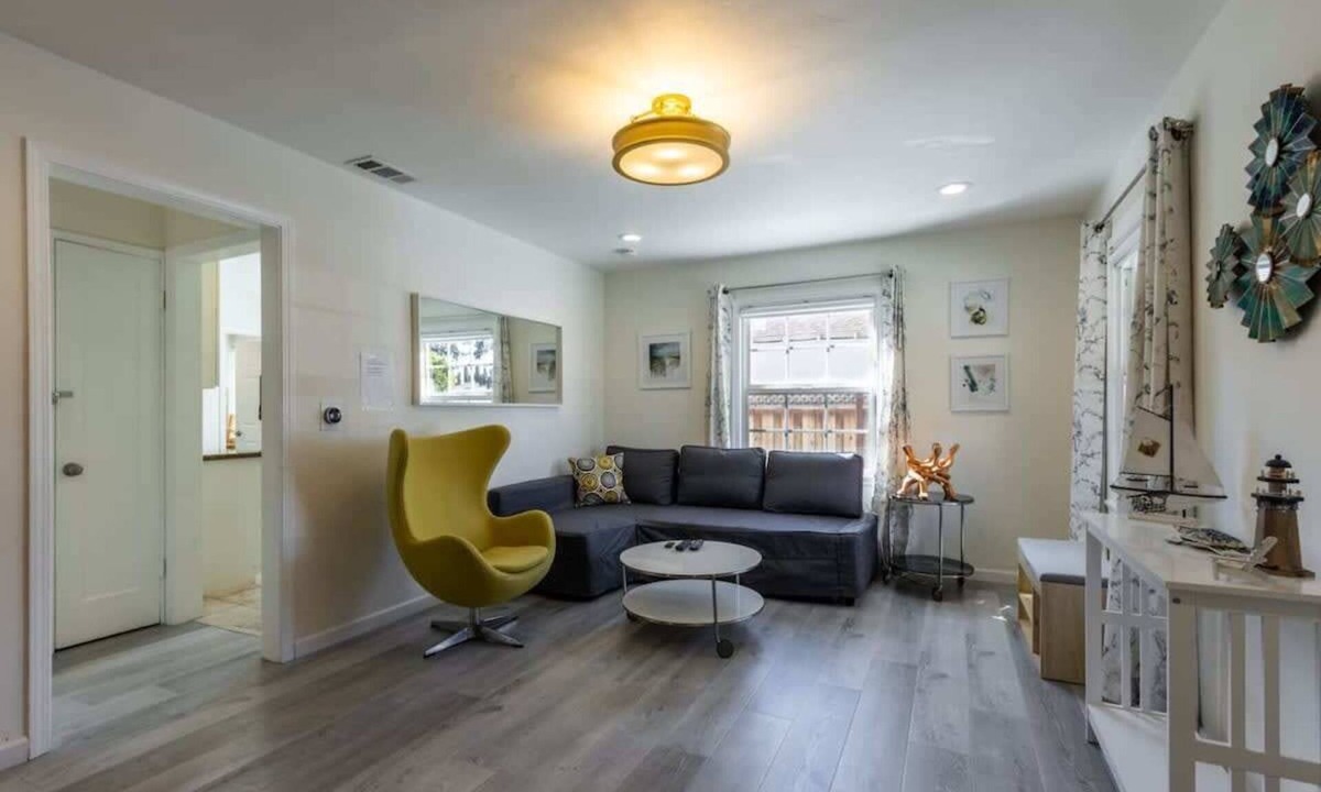Sunnyvale West Cottage | @ Marbella Lane - Convenient Home in Sunnyvale