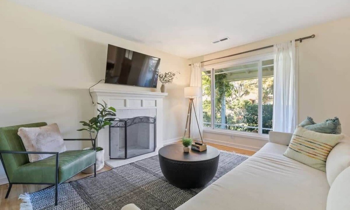 Redwood City House | Marbella Lane - Modern and Sleek Home in Redwood