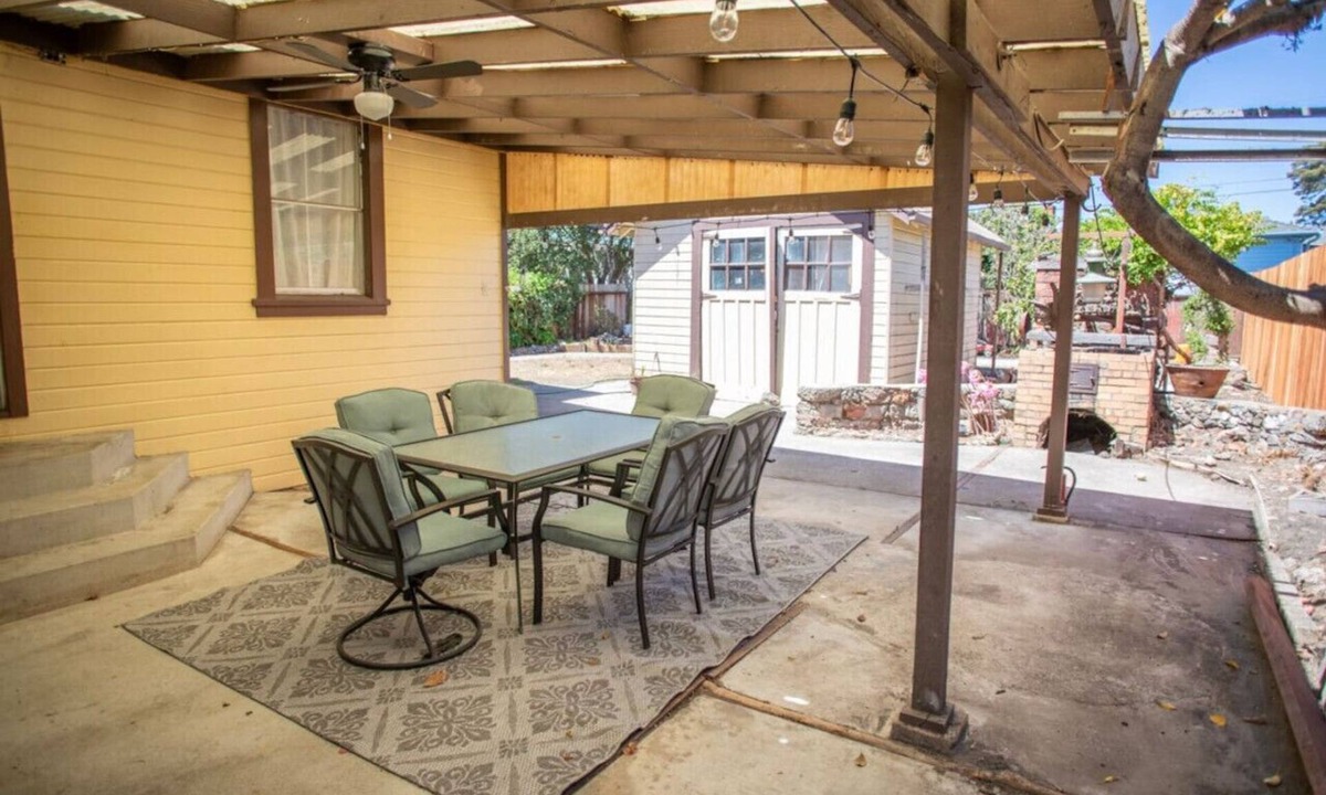Belding Woods House | Mex Eats Nearby, Spacious Family Home!