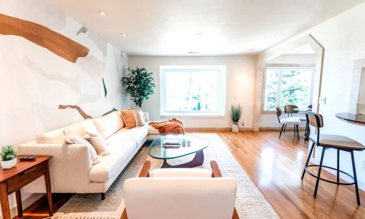 Almonte House | Mill Valley Compound | Bay View, Hot Tub Treehouse
