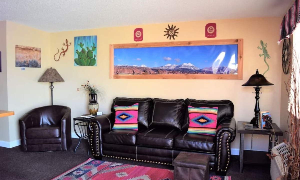 Moab South Valley Cabin | Miner's Cabin