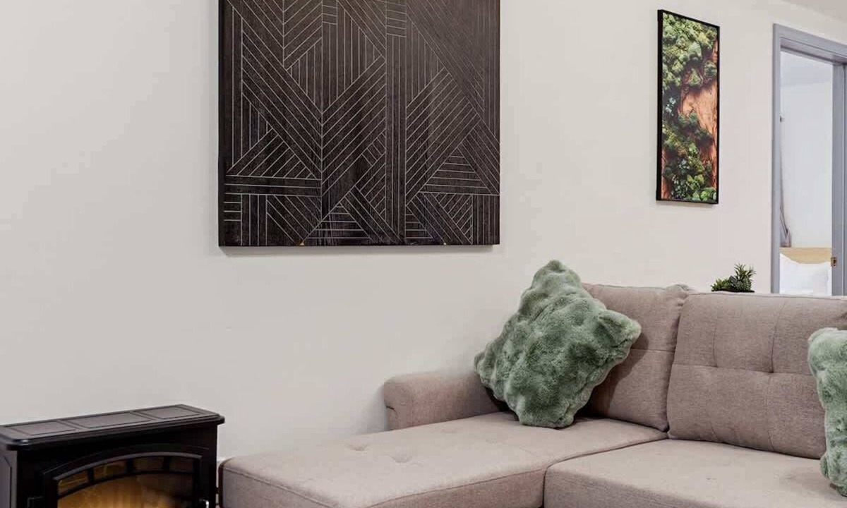 Inner Parkside House | Modern 1BR Suite w/ Private Entry Near SFSU, Park & Transit
