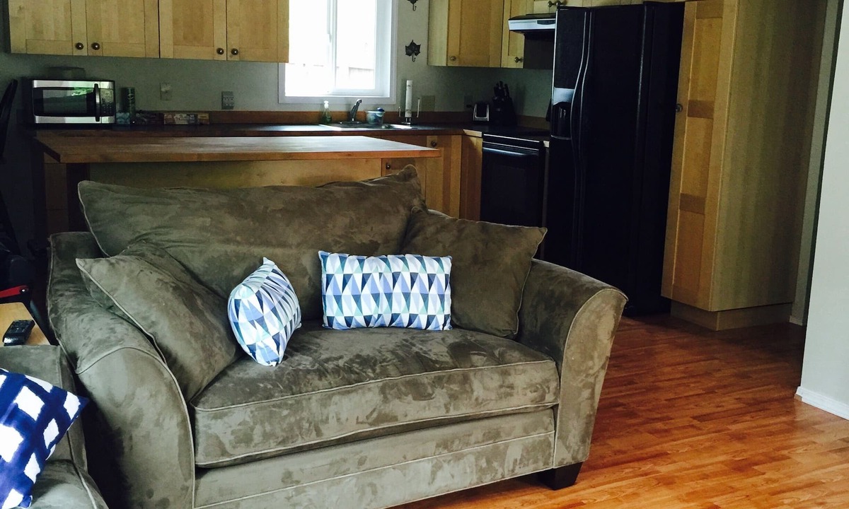 Ketchikan Apartment | Modern 2 Bedroom rental, minutes from beach and boat launch.