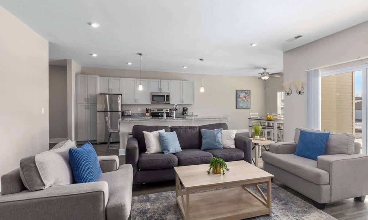 Grandville Condo | Modern 2BR & 2BA Condo with Garage & Patio