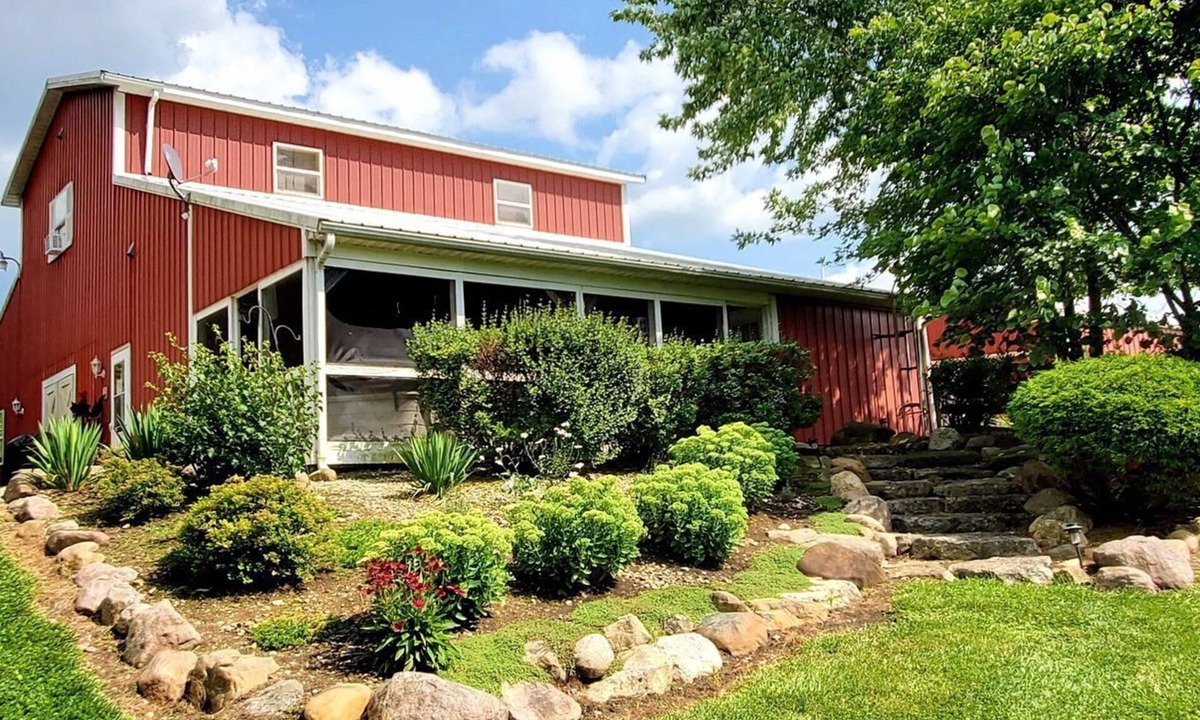 Fredericktown Cabin | Modern Cabin Suite Perfect for a Family Getaway Nestled A Stone's Throw From Columbus, Ohio
