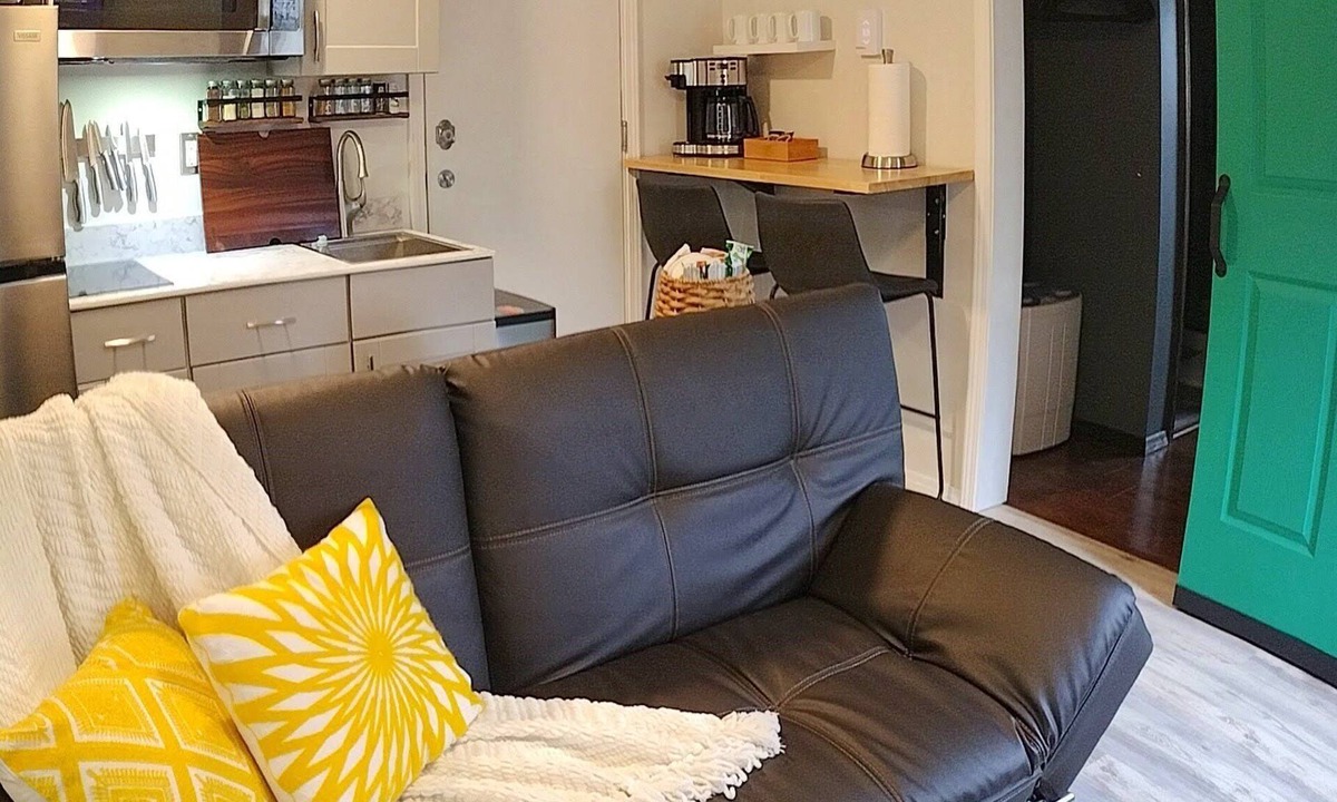 Mendenhaven Apartment | Modern Pet-Friendly Suite near Glacier, Grocery & Trails w/Yard Access