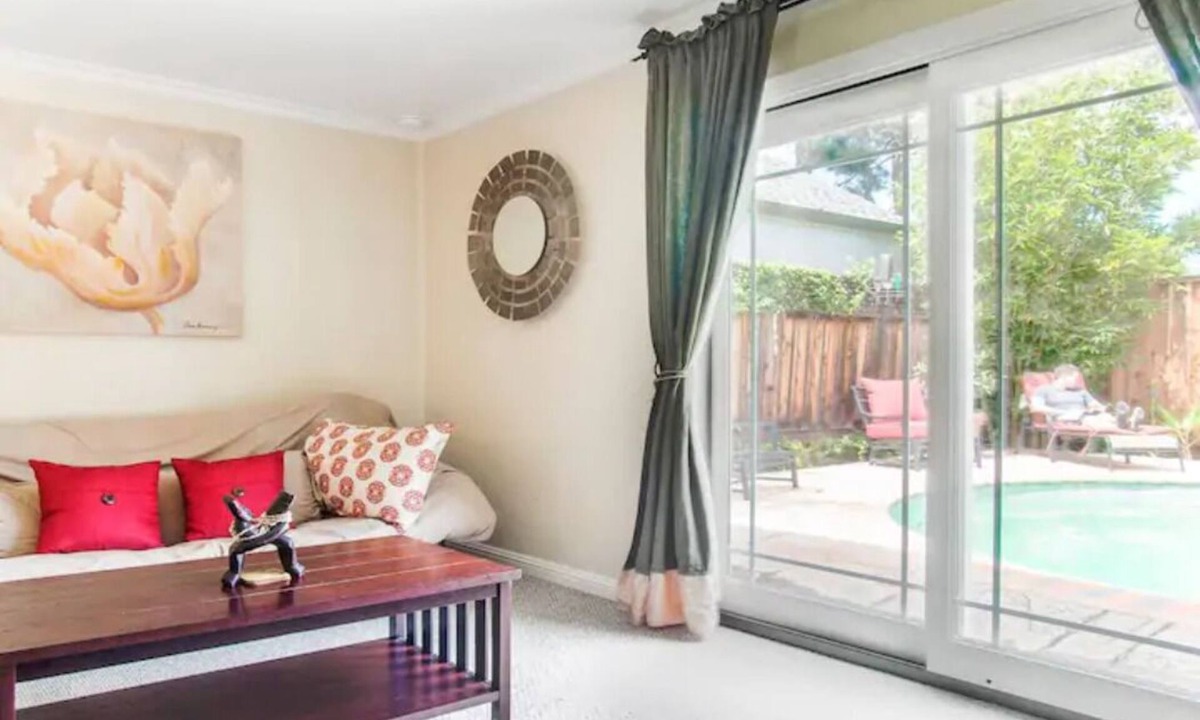 Shoreline West House | Modern poolside house with AC Downtown Mountain View!