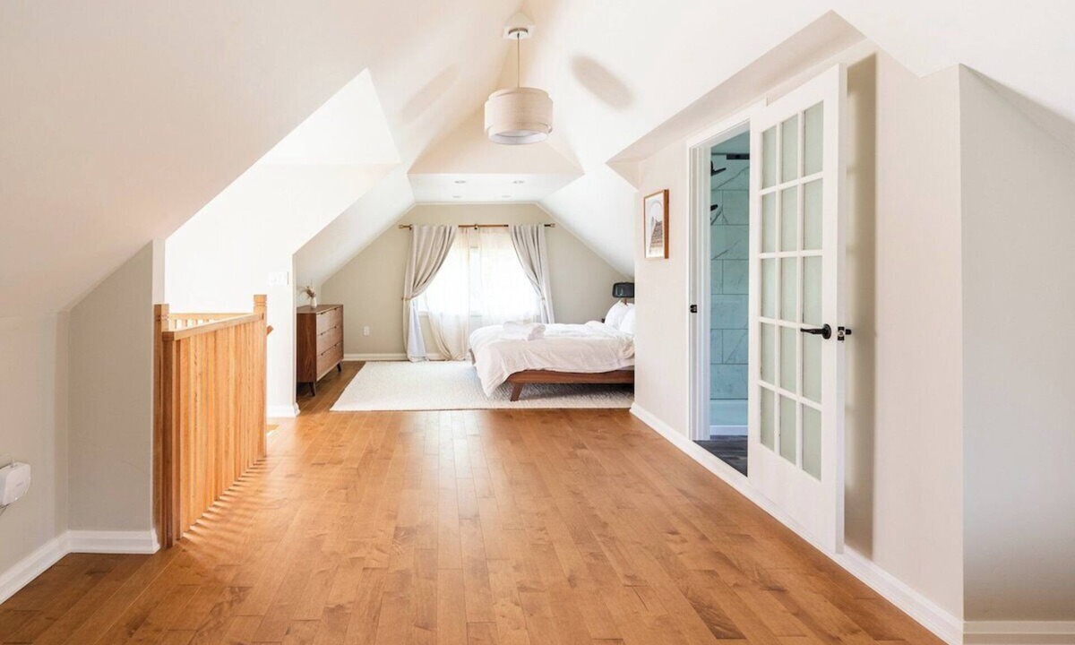 Stratford House | Modern & Spacious 1908 Home