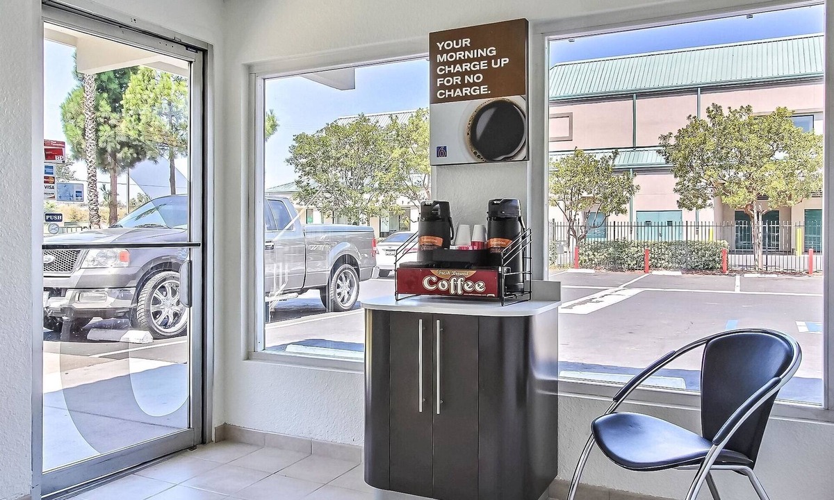 Campbell Hotel | Motel 6 Campbell, CA - San Jose