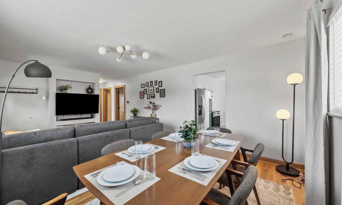 Grove City House | MTR KING bed |Game Room | Chef Kitchen |Fire Pit