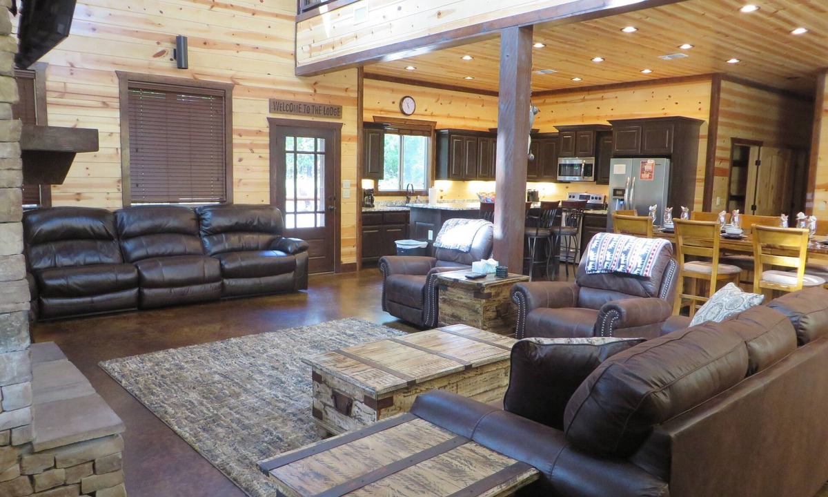 Hochatown Cabin | MULTI-FAMILY LUXURY CABIN~6 MASTERS~3 STORIES~ROOM FOR EVERYONE! SLEEPS 20