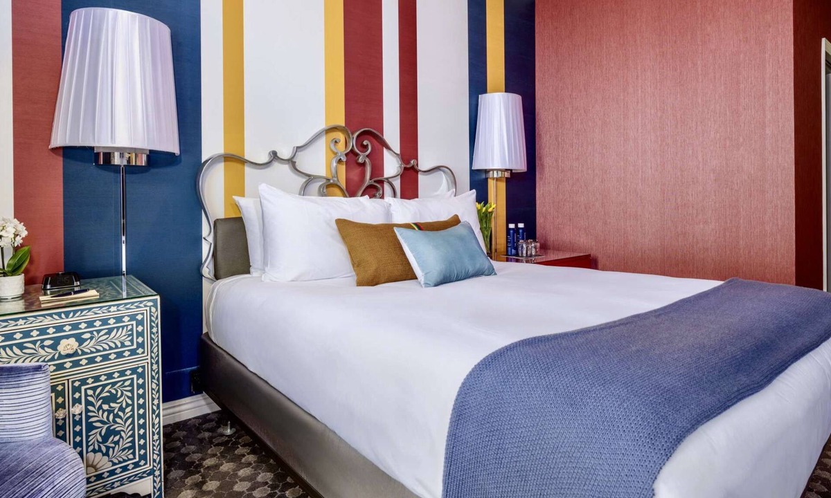 Theater District Hotel | Near Chinatown | Bar + Fitness + Valet Parking