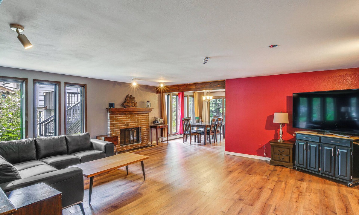 Northeast Anchorage House | Near Downtown & Fishing: Anchorage Escape!
