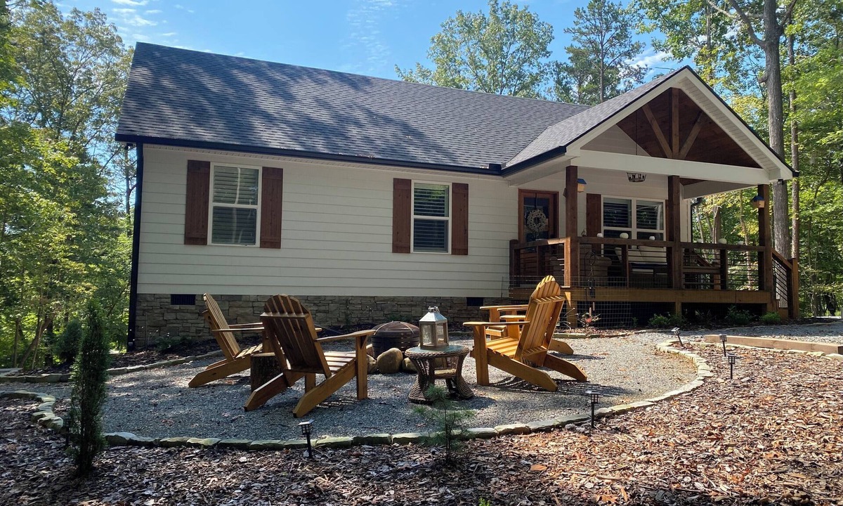 Ellijay Cabin | NEW Dog- Friendly Soothing Modern Cabin In Ellijay-Fire Pit & Resort Amenities!