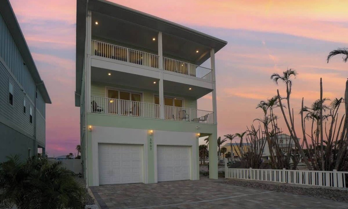 Mid Island House | NEW Gulf View Villa 6 Bed 6 Bath Heated Pool!