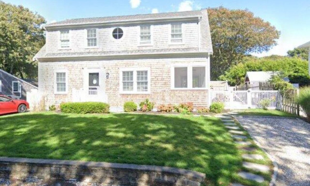 Northwest Harwich House | New Listing! Beautiful, new, luxurious house just steps to the beach