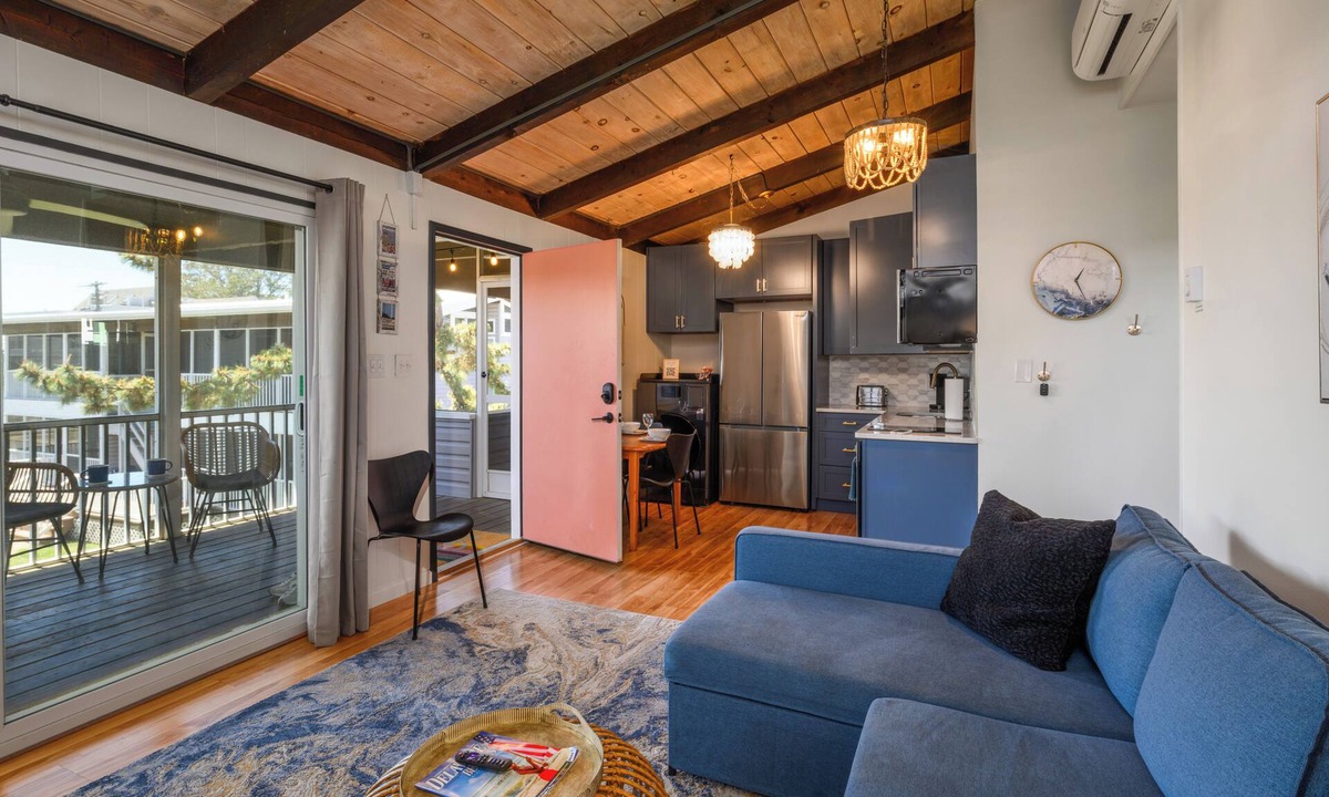 Dewey Beach Condo | Newly Updated OCEAN BLOCK 2 bedroom condo, steps away from the beach!