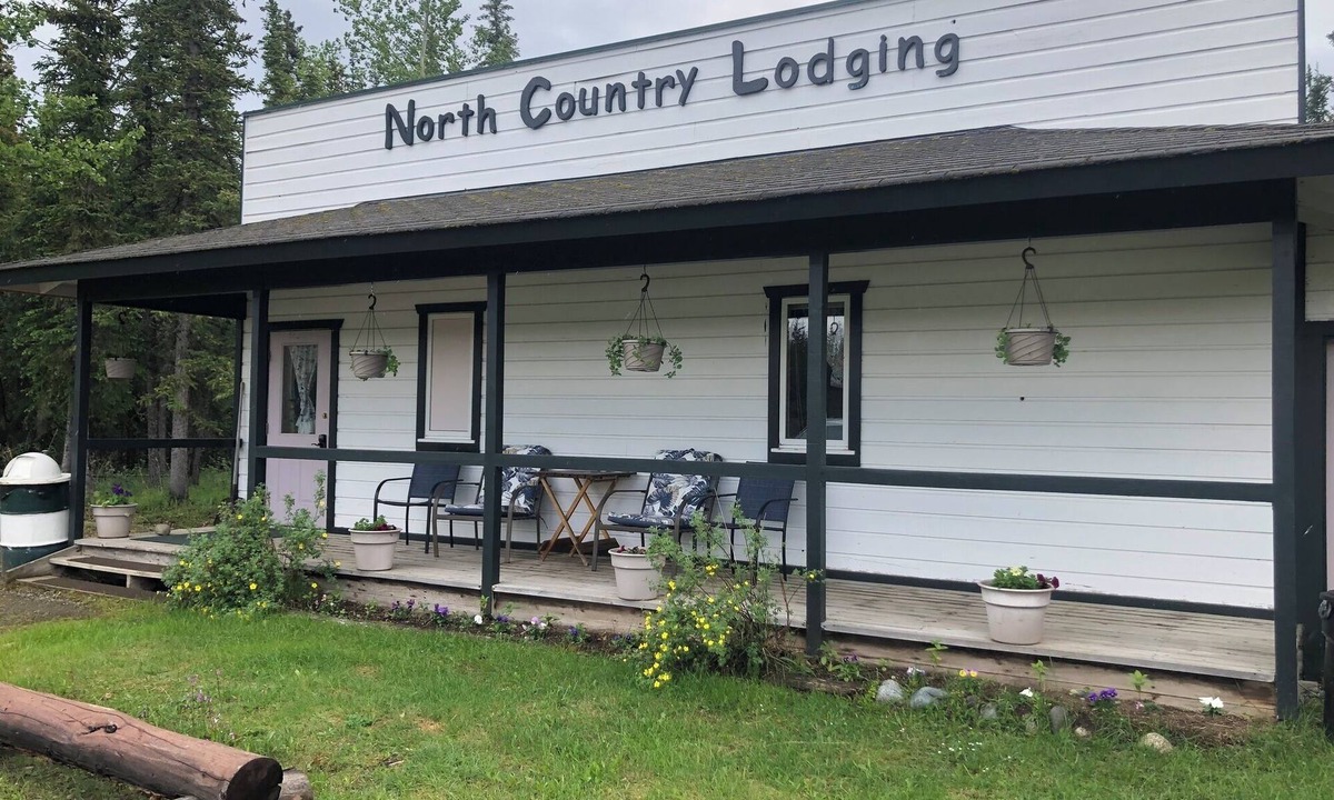 Tok House | North Country Lodge - quiet family home